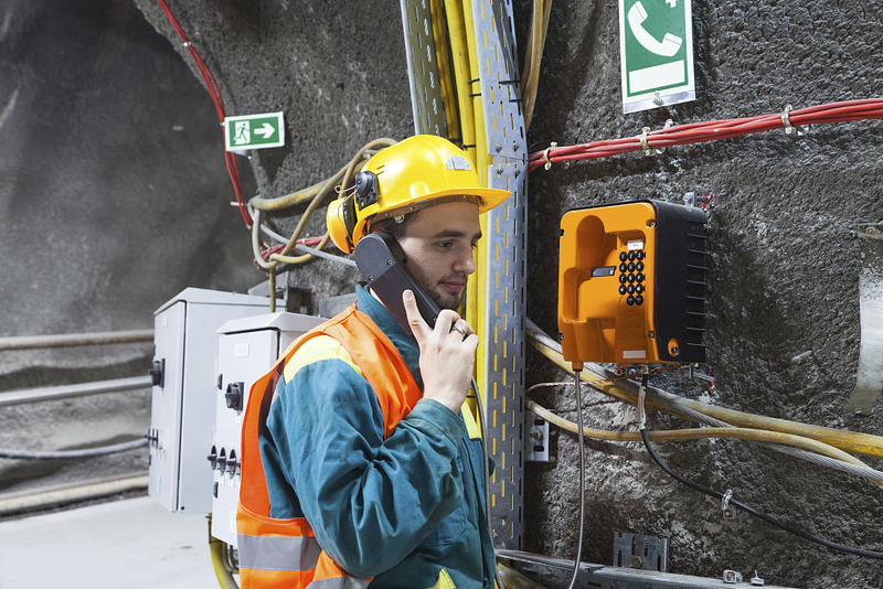 隧道光纤传输紧急电话系统与有线广播系统